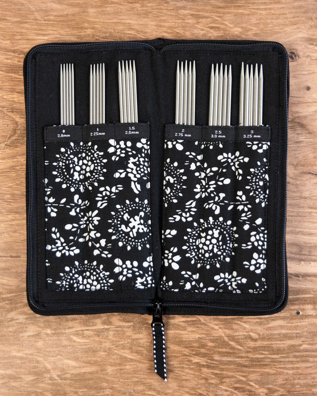 ChiaoGoo ChiaoGoo Knitting Needles ChiaoGoo / Sock Set Steel 6" DPN US 1-3 (2.25-3.25 mm)