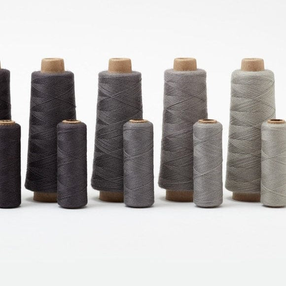 GIST Weaving Yarn Black GIST Array