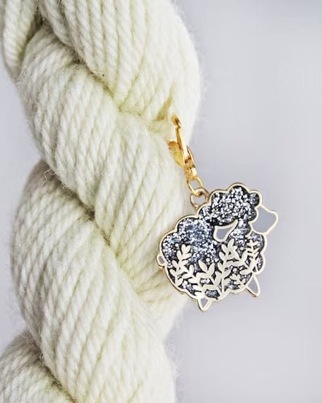 Twill & Print Tools & Accessories Twill & Print / Stitch Markers / Little Black Glitter Sheep